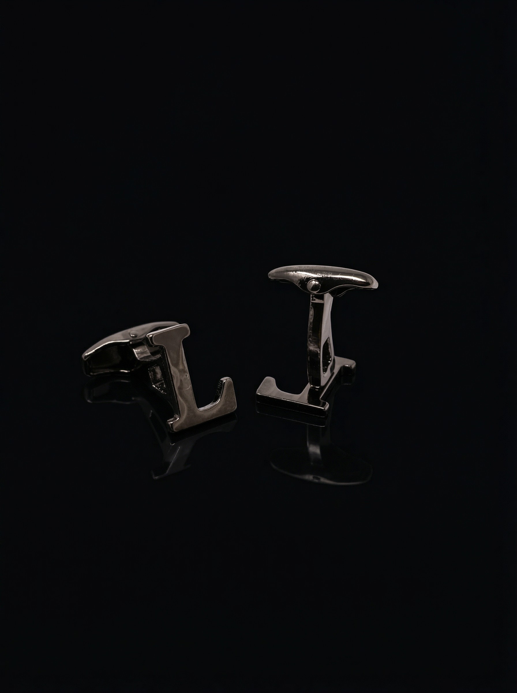 Black Letter L Cufflinks Tivaaro
