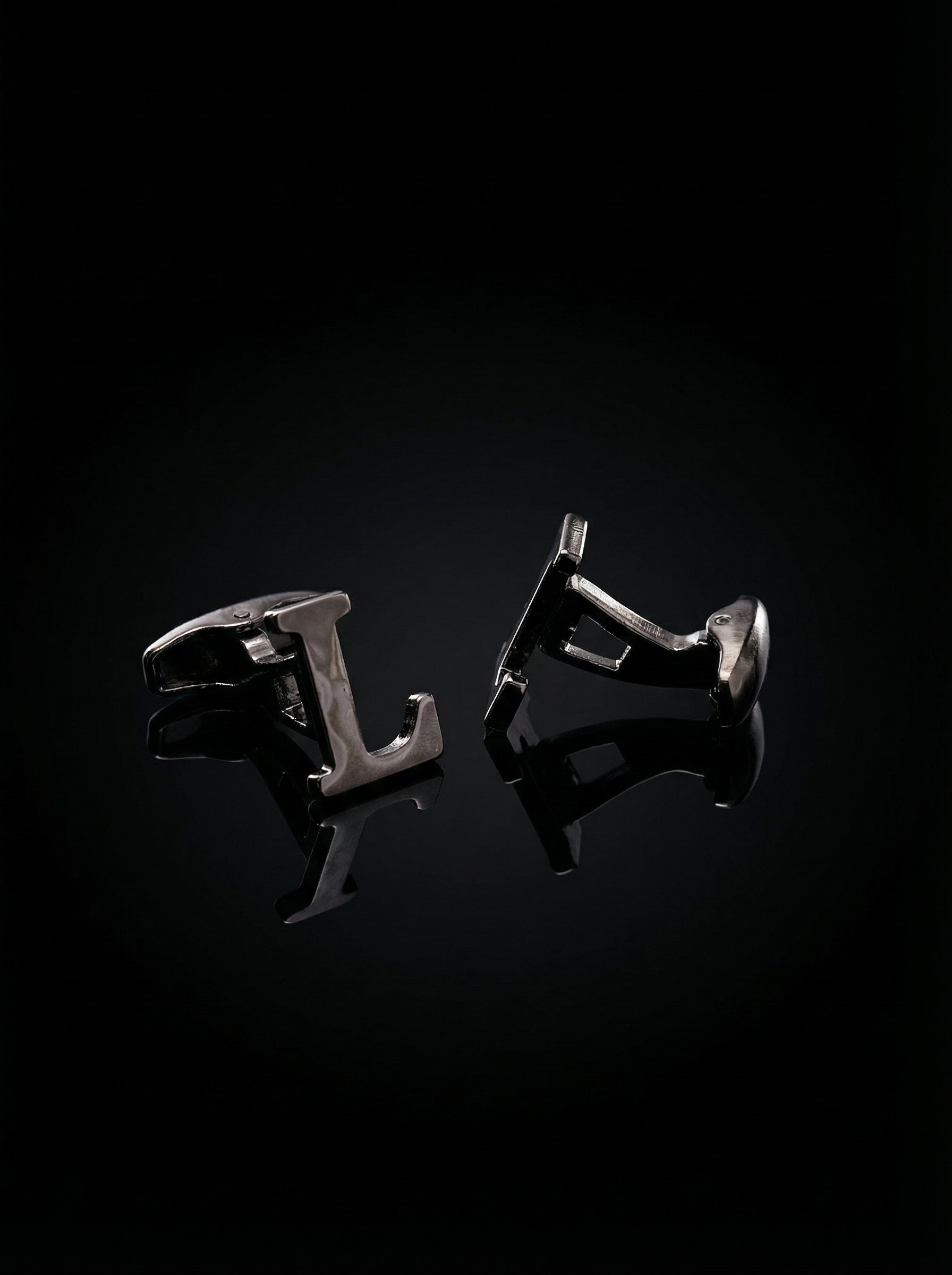 Black Letter L Cufflinks Tivaaro