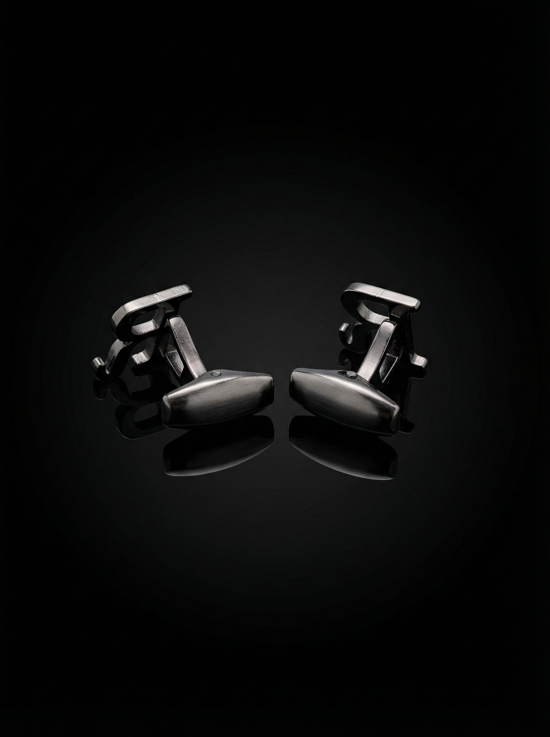 Black Letter R Cufflinks Tivaaro