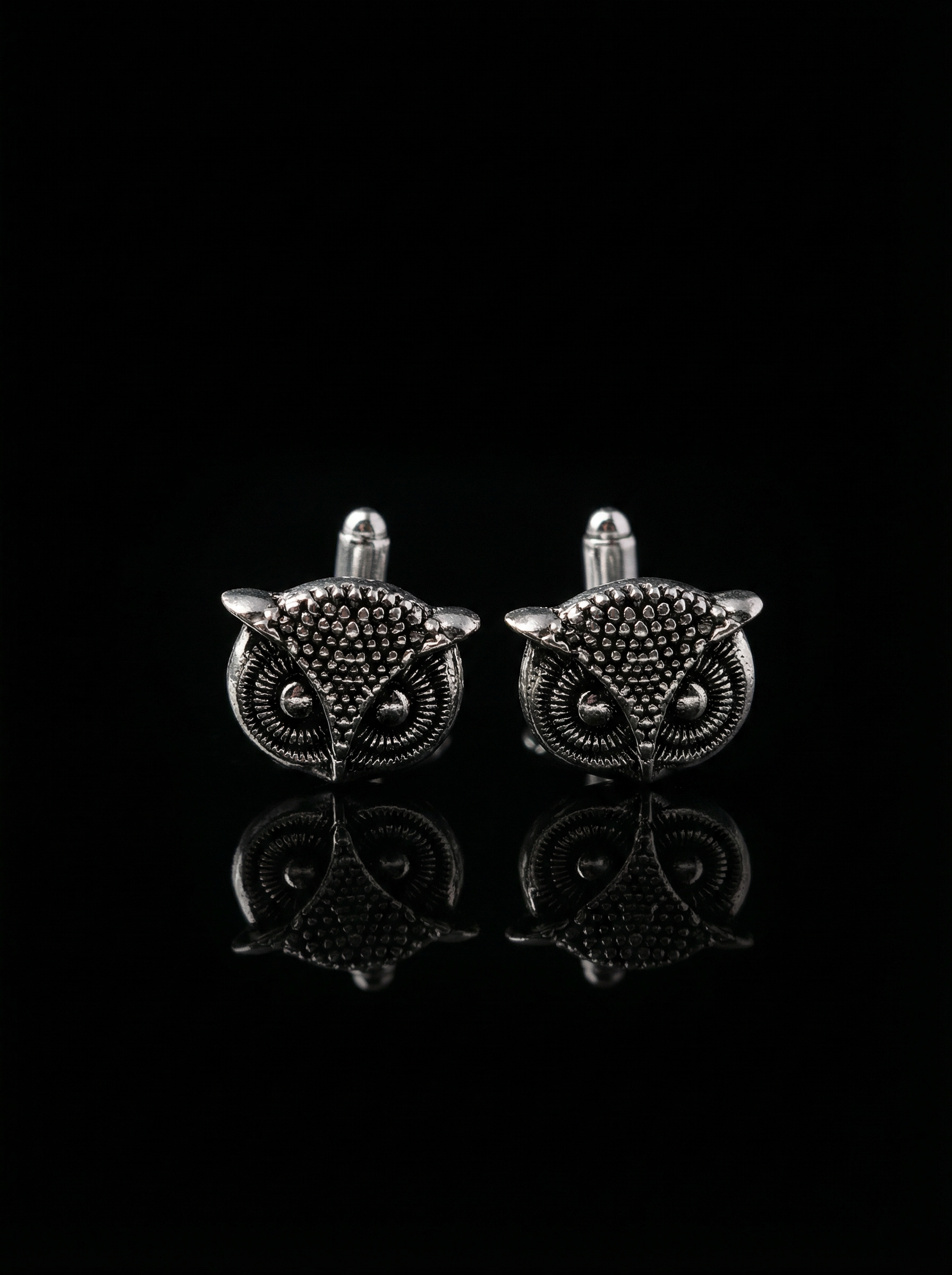 Dark Eye Owl Face Cufflinks Tivaaro