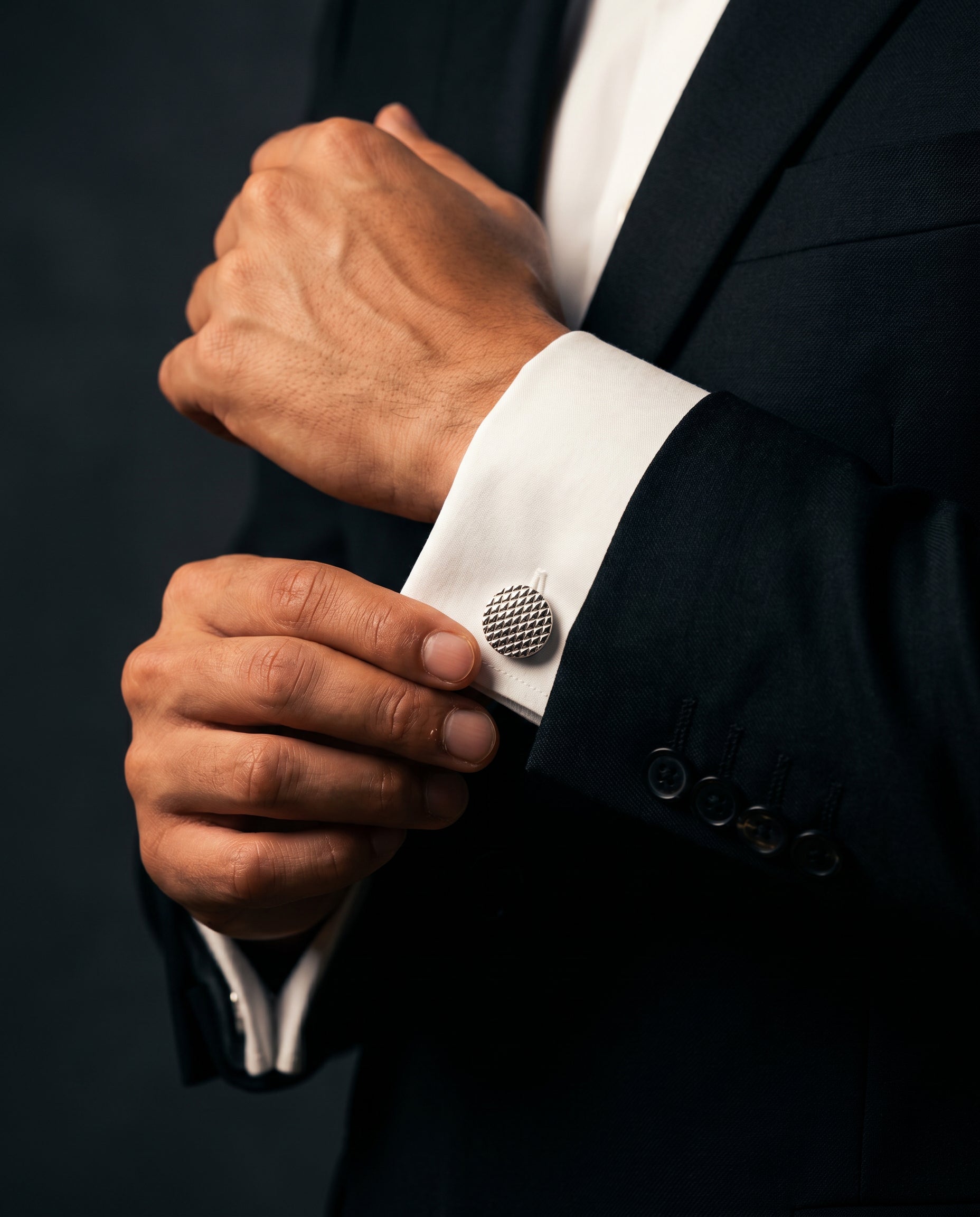 Diamond-Pattern Grid Cufflinks