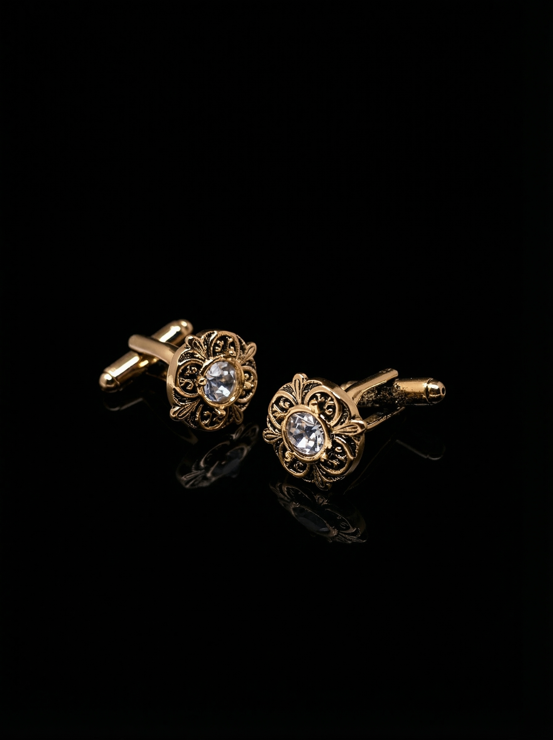Engraved Floral Crystal Cufflinks Tivaaro