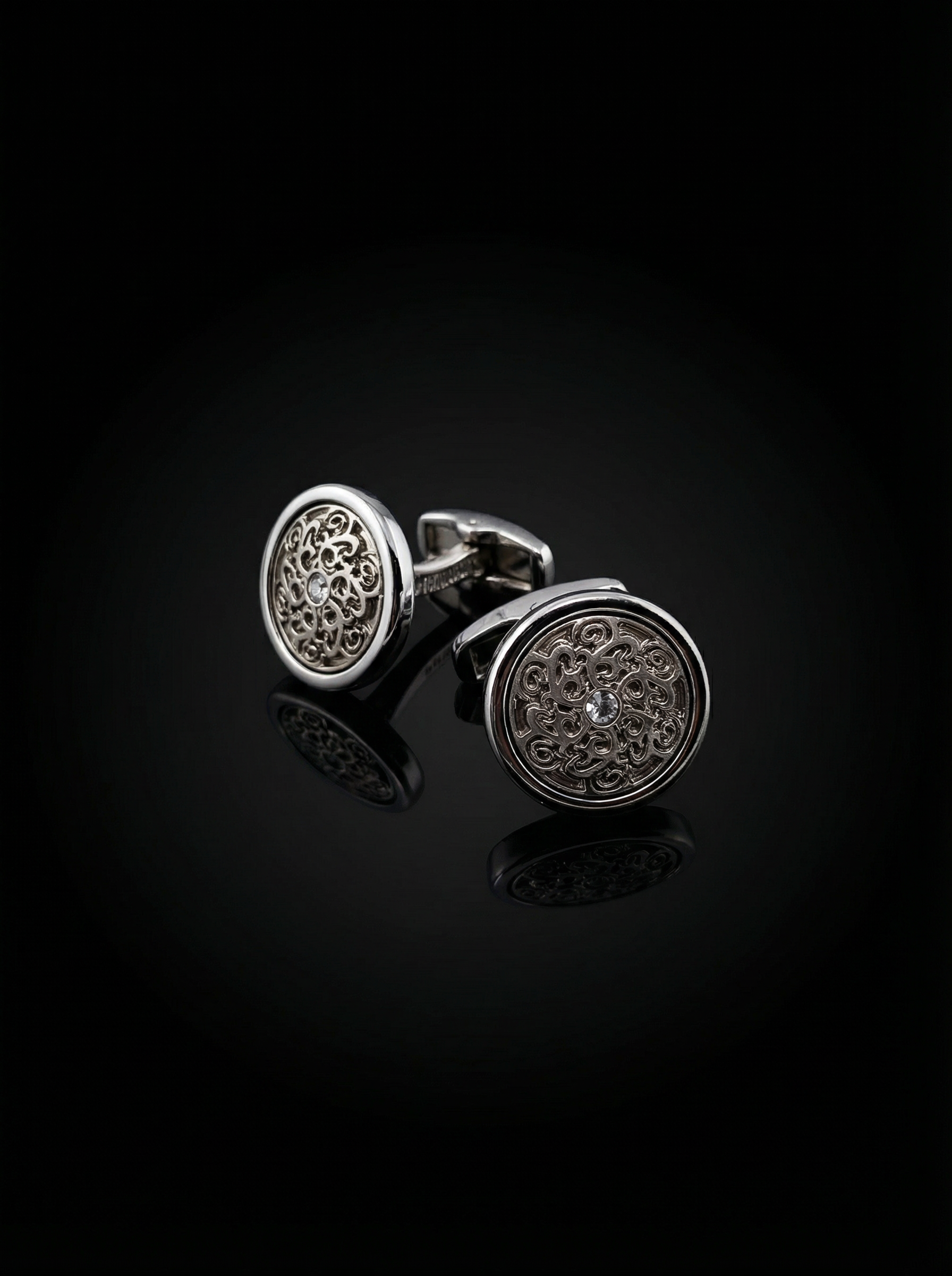 Filigree Crystal Cufflinks Tivaaro