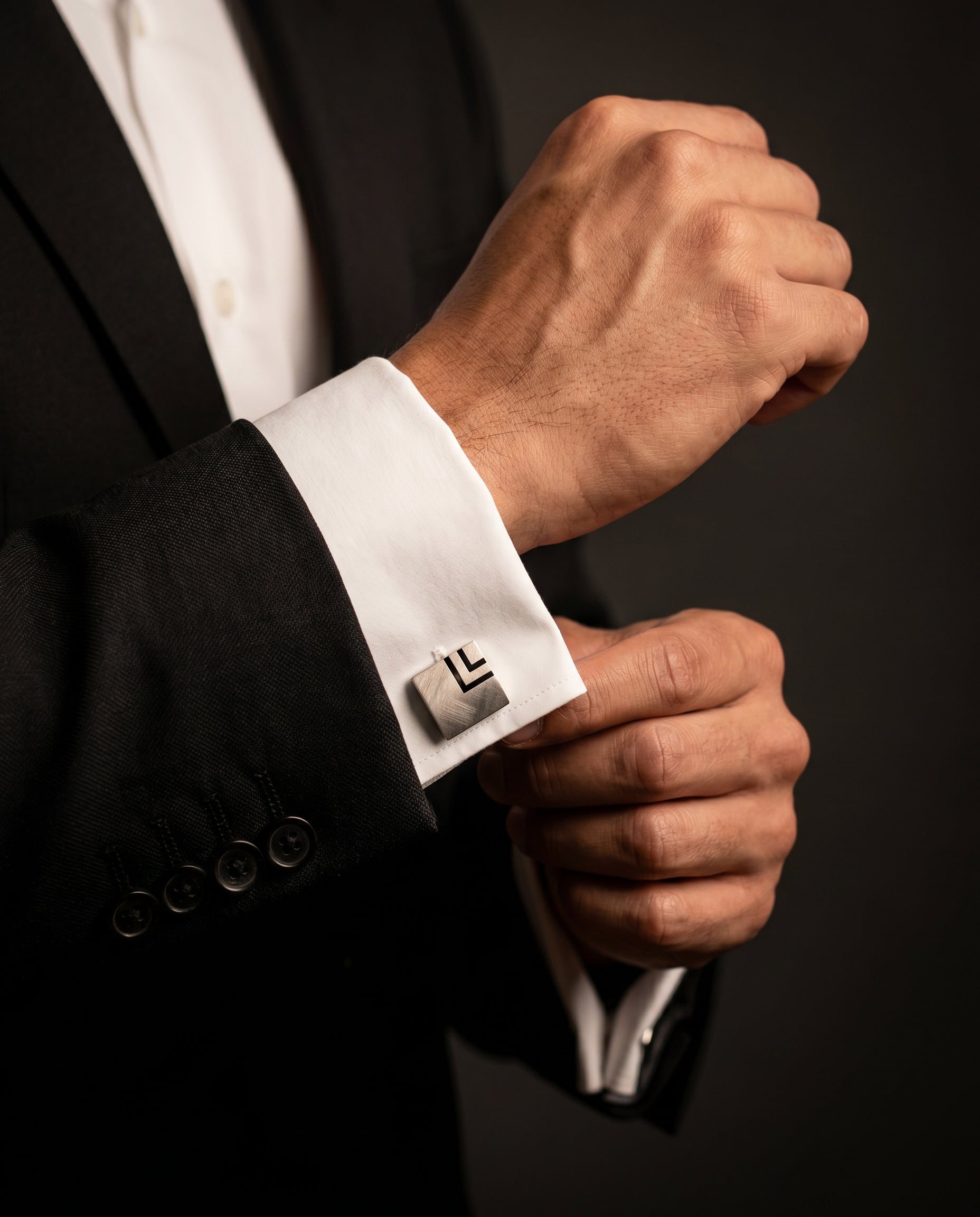 Geometric Vertex Cufflinks