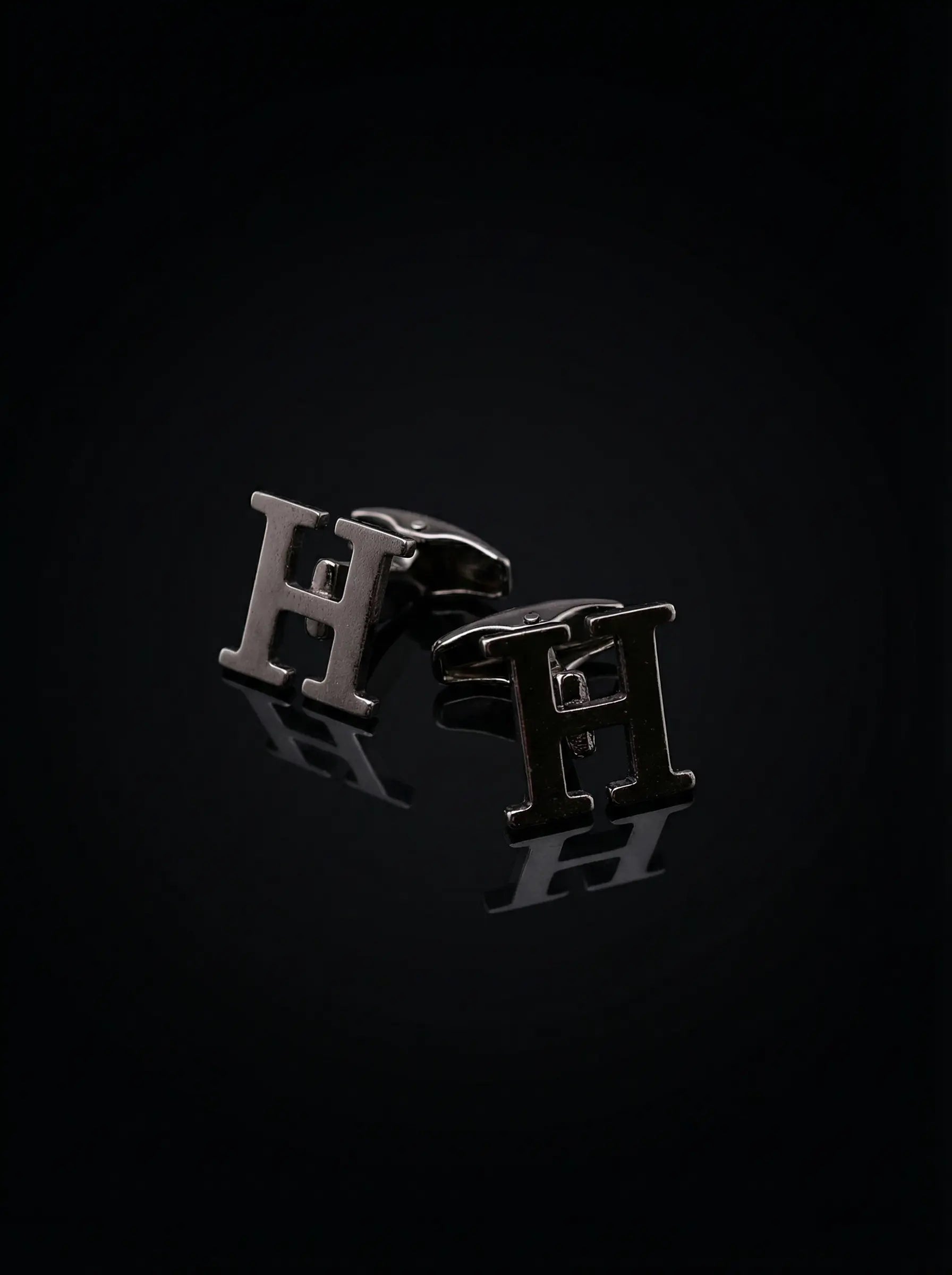 Black Letter H Cufflinks Tivaaro