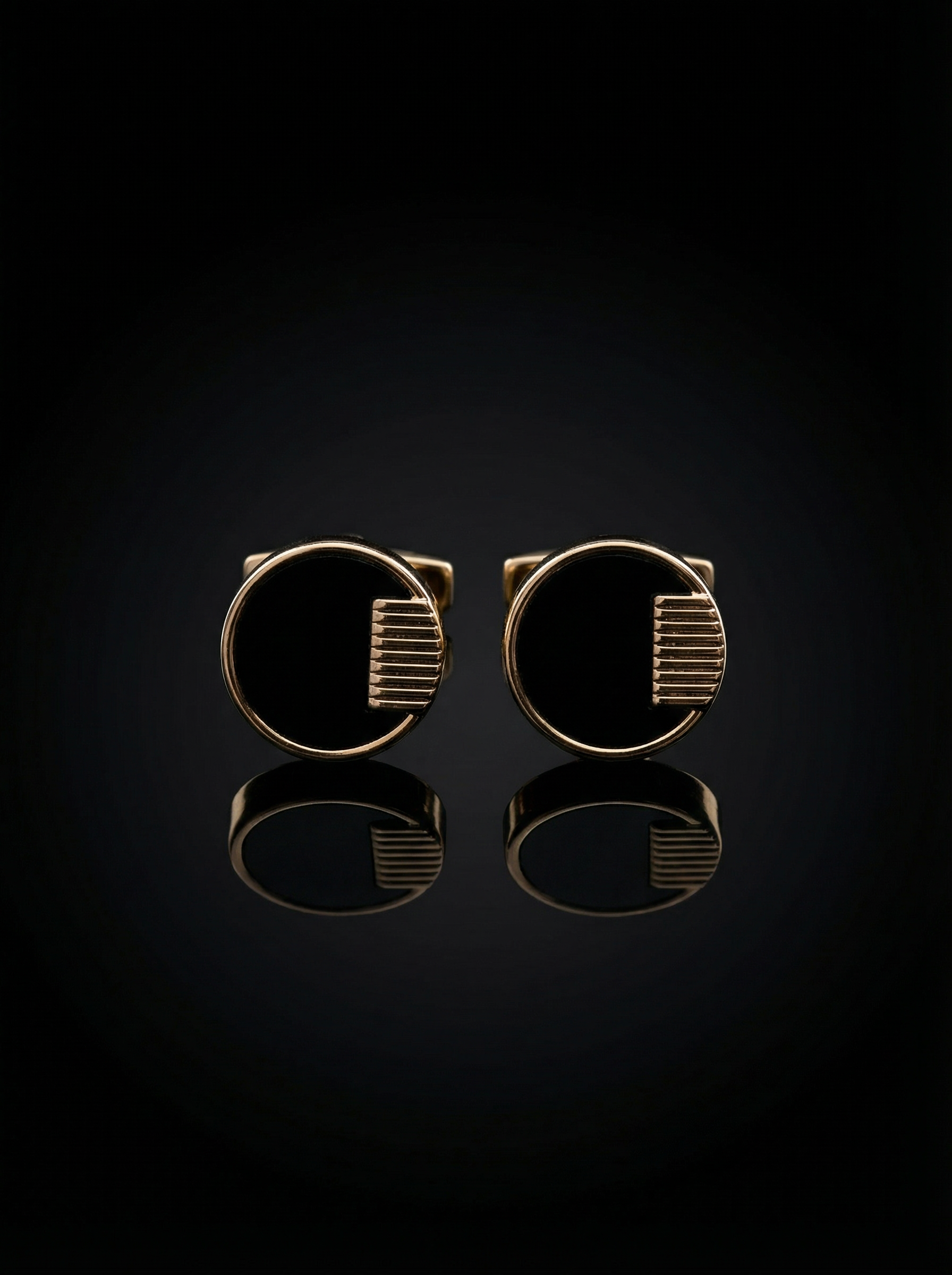 Gold Ribbed Cufflinks Tivaaro