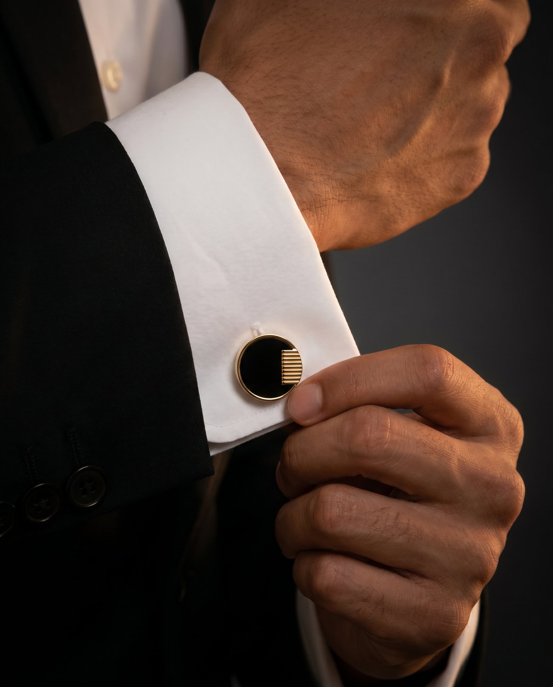 Gold-Tone Ribbed Cufflinks by Tivaaro