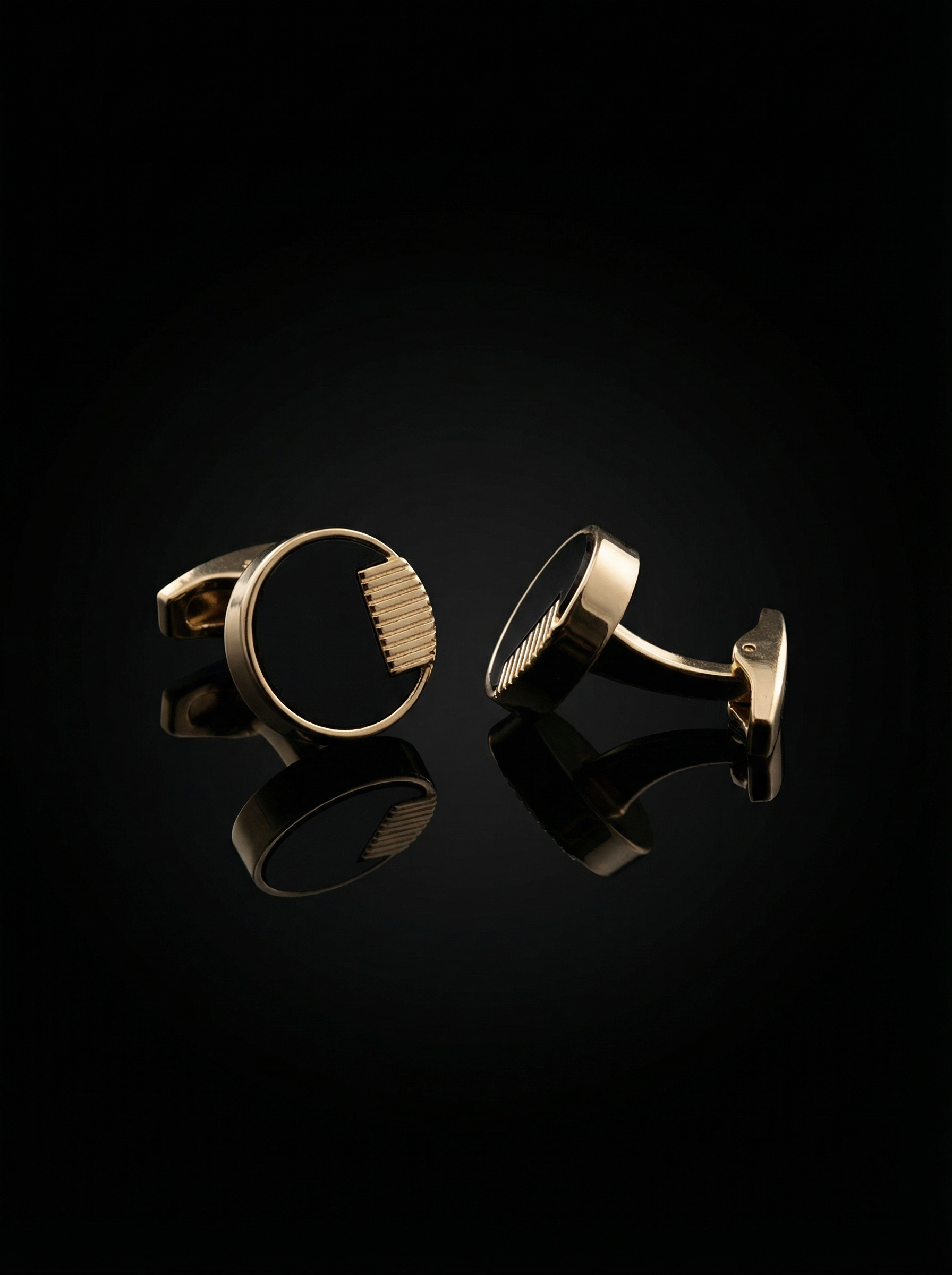 Gold Ribbed Cufflinks Tivaaro