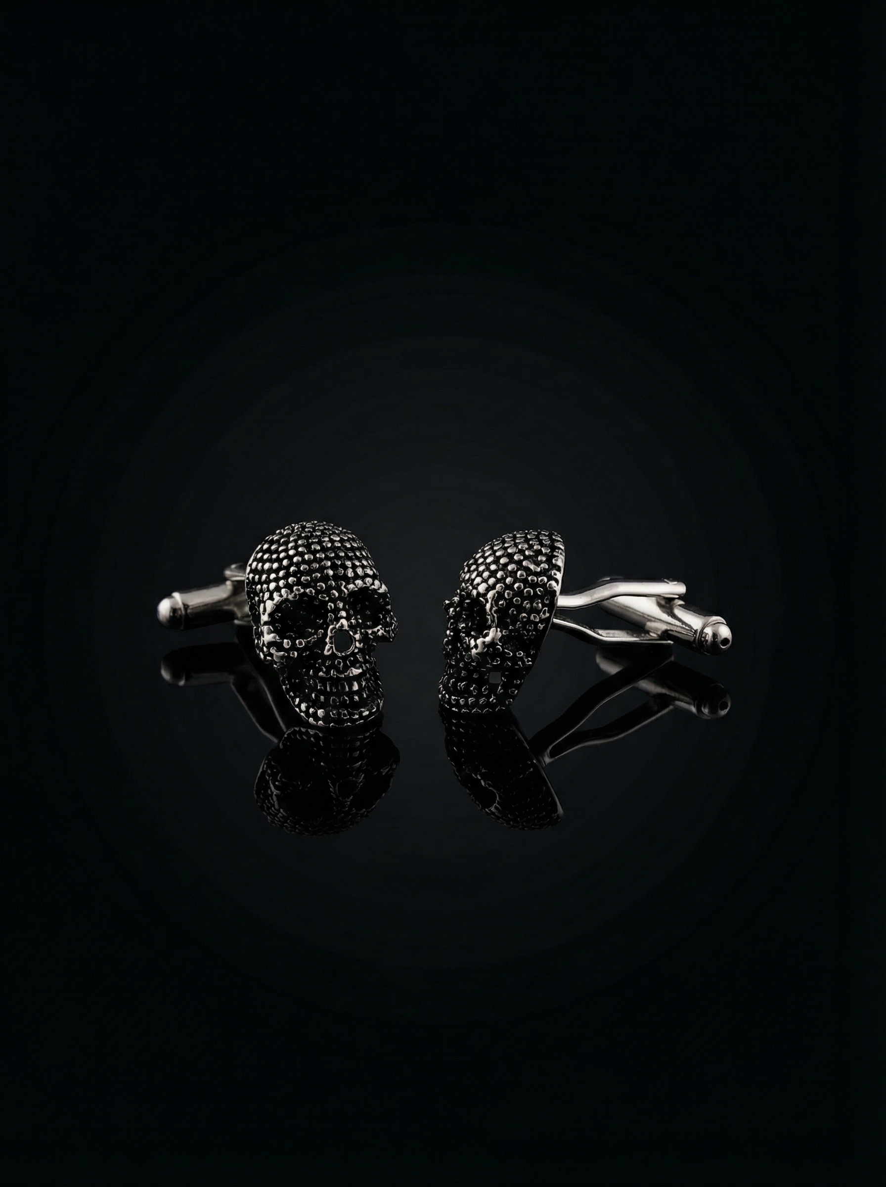 Gothic Skull Cufflinks Tivaaro