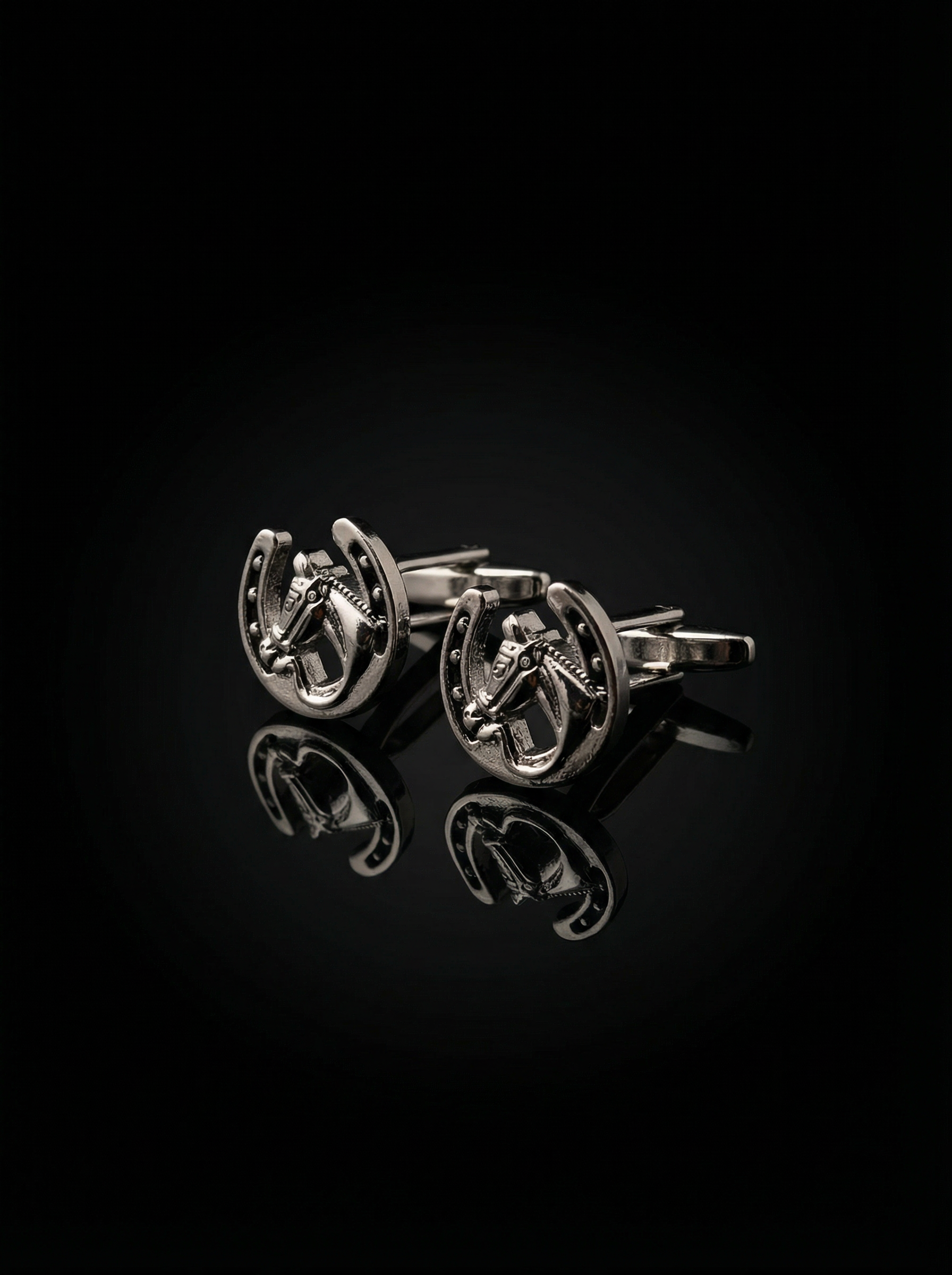 Horseshoe Horse Head Cufflinks Tivaaro