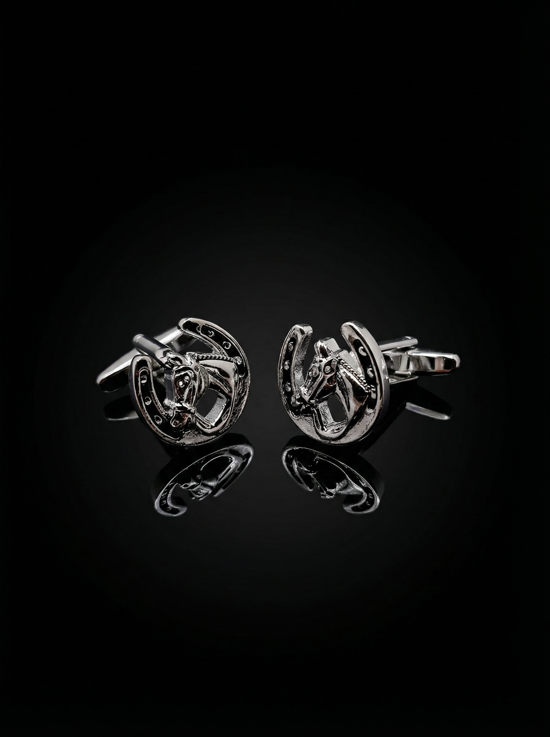 Horseshoe Horse Head Cufflinks Tivaaro