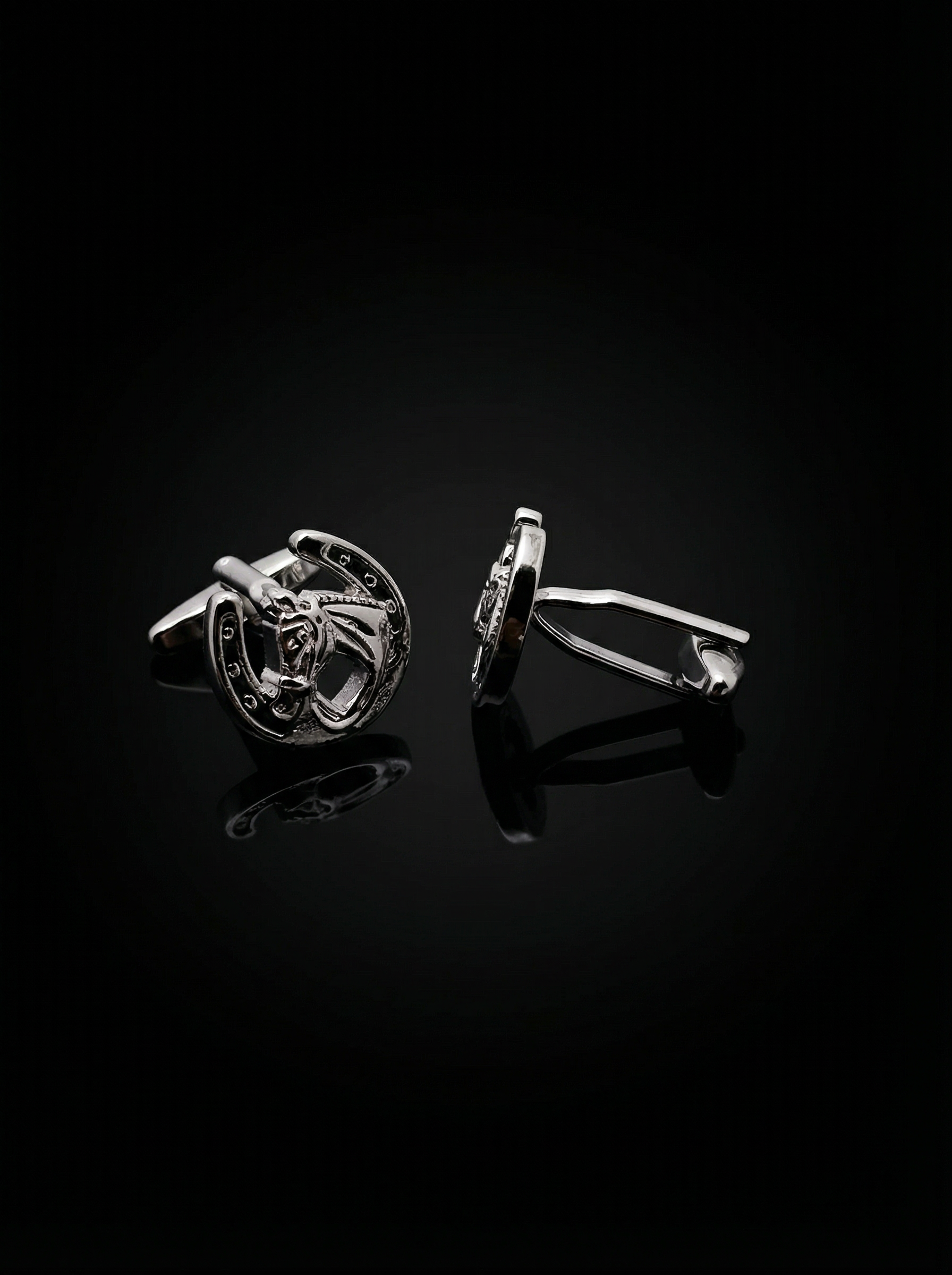 Horseshoe Horse Head Cufflinks Tivaaro