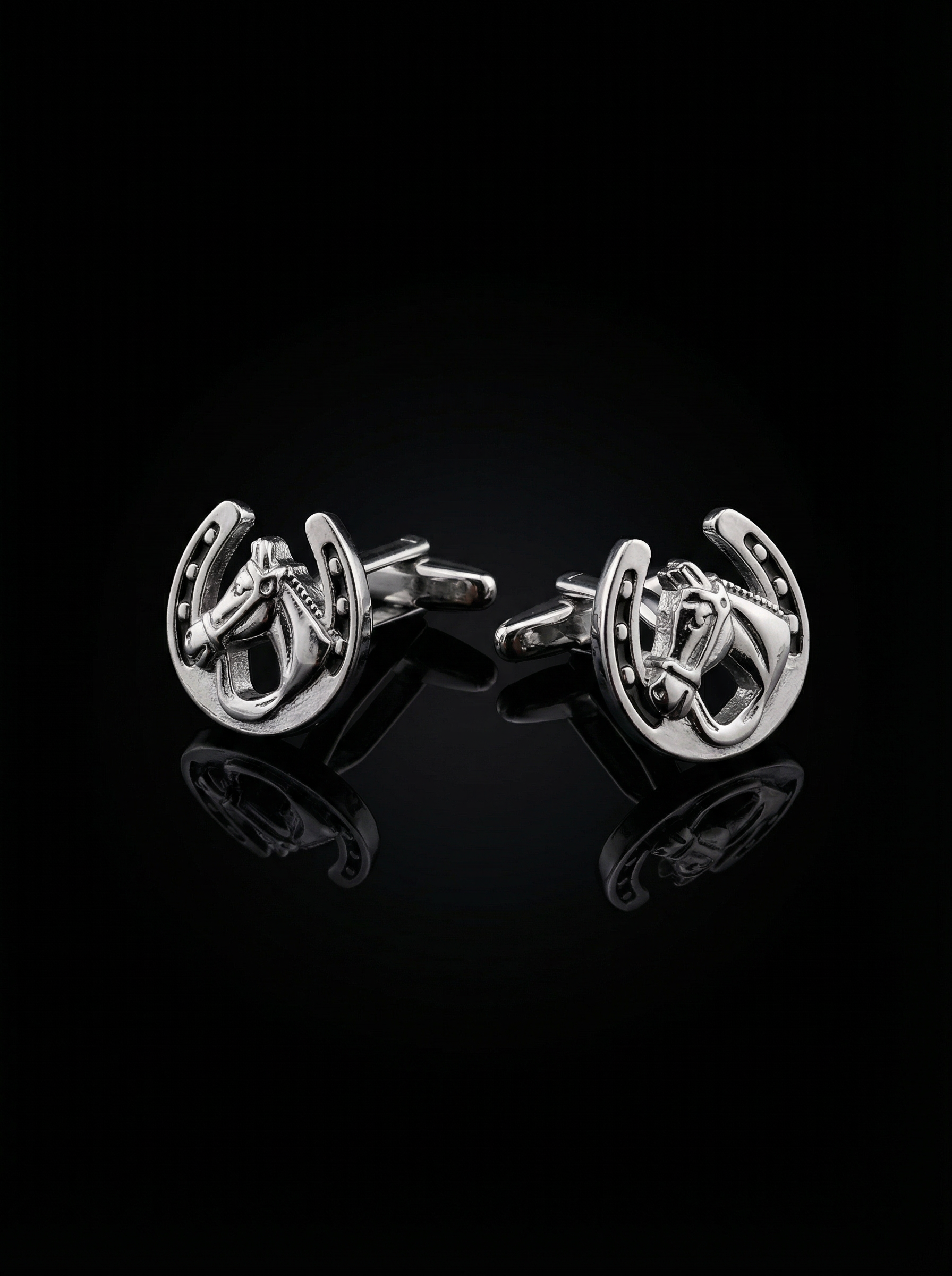 Horseshoe Horse Head Cufflinks Tivaaro