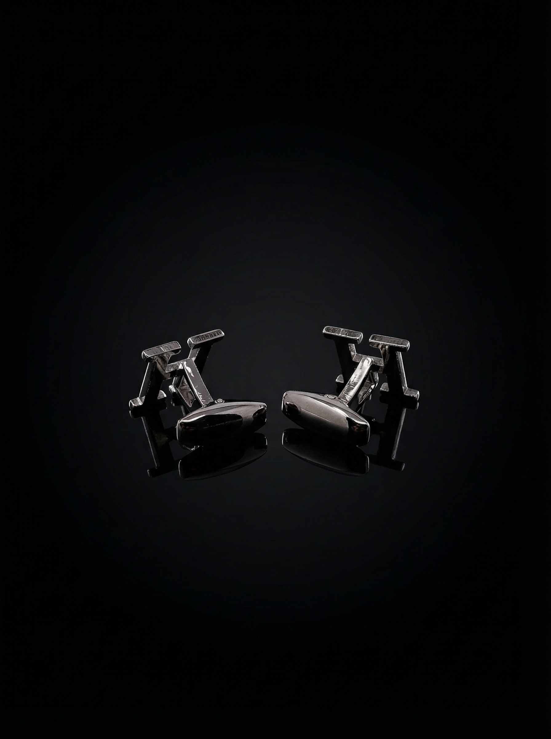Letter H Cufflinks Tivaaro