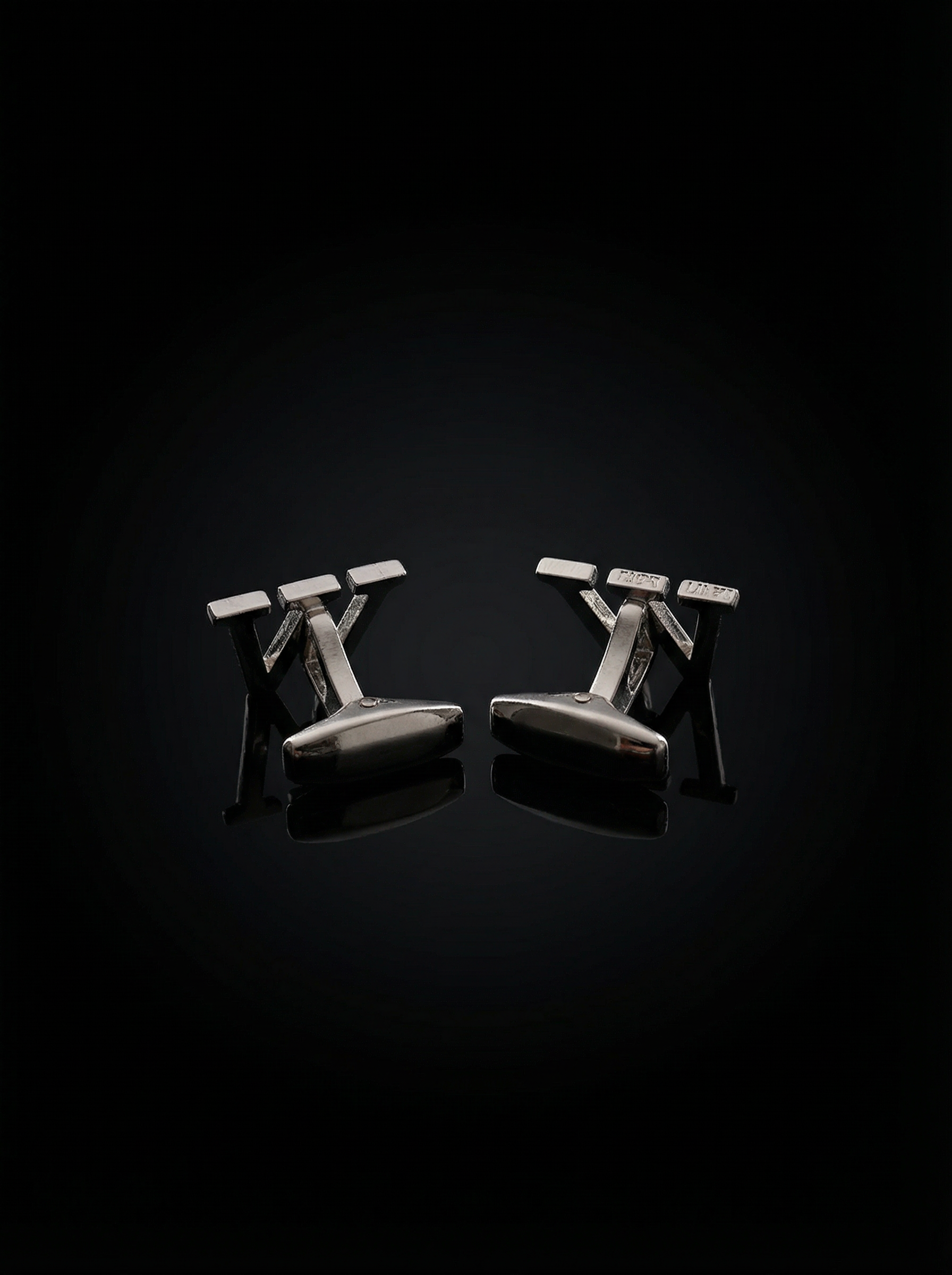 Letter W Cufflinks Tivaaro