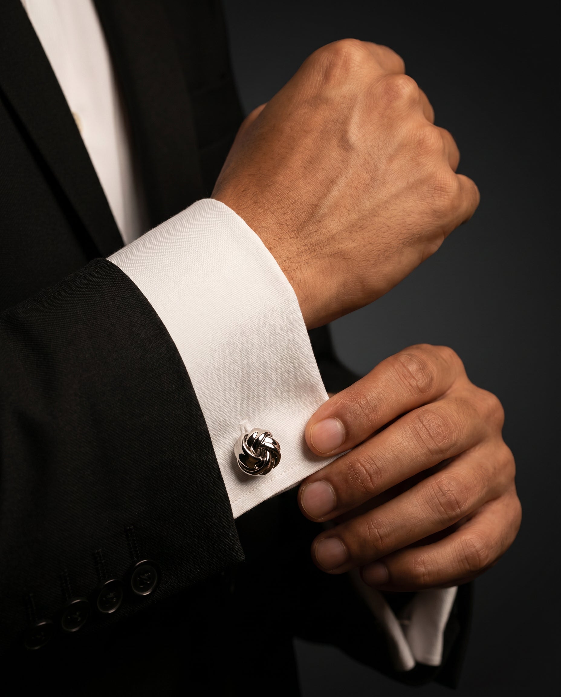 Minimalist Knot Cufflinks by Tivaaro