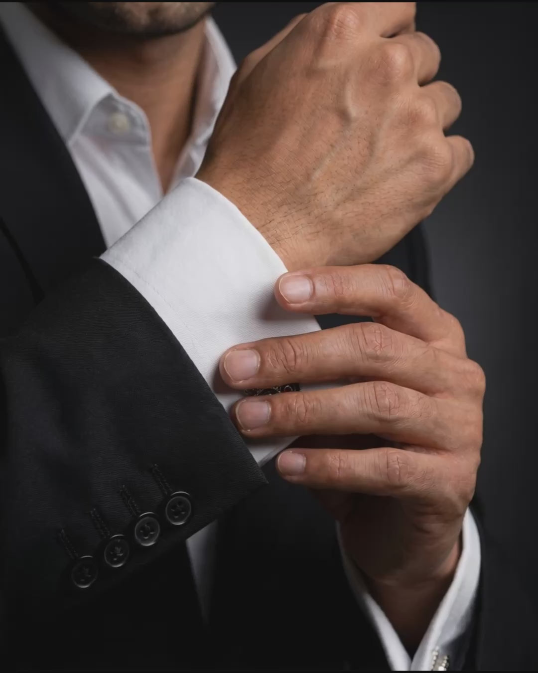 Load video: red-eyed-owl-cufflinks-1056-888