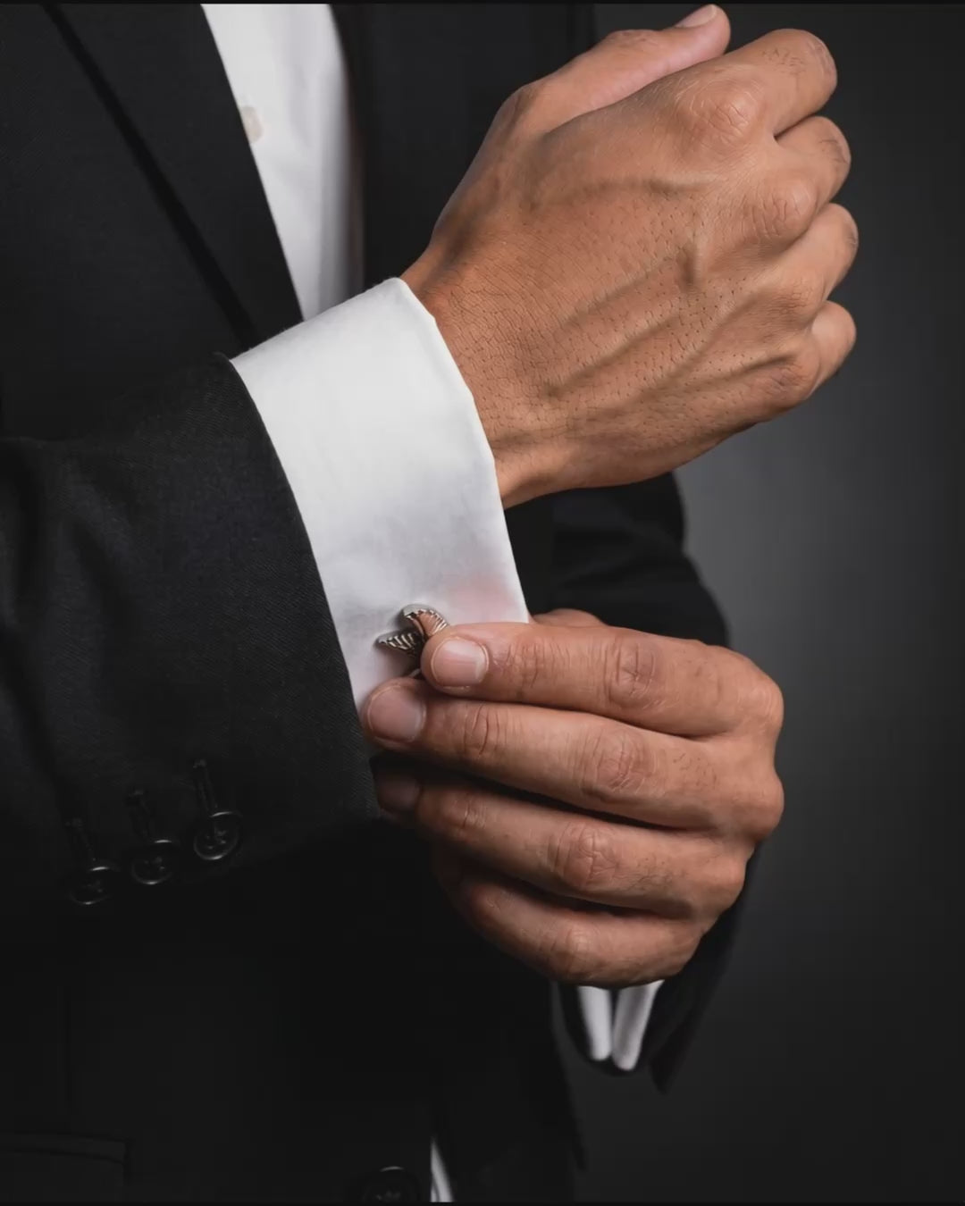 Load video: black-bird-cufflinks-1061-111